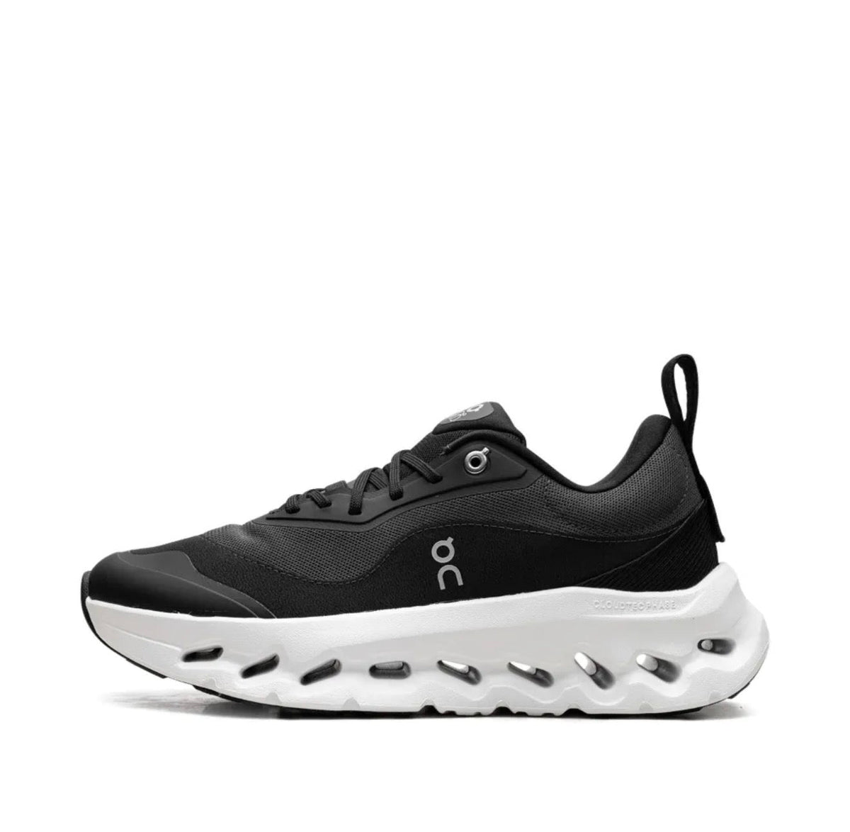 ON X LWE BLACK WHITE SNEAKERS