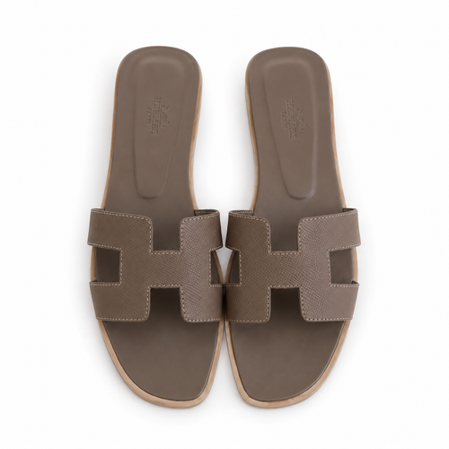 IT GIRL TAUPE SANDALS