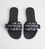 STRAP SANDALS
