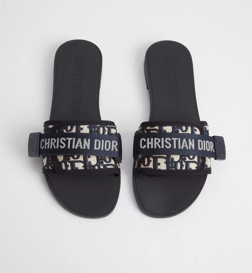STRAP SANDALS