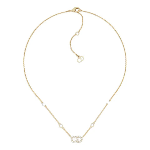 necklace with diamonds